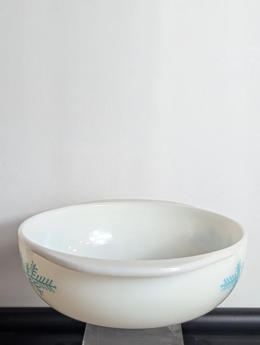 Vintage Pyrex 023 Frost Garland 1.5 QT Round Casserole - Turquoise Snowflake